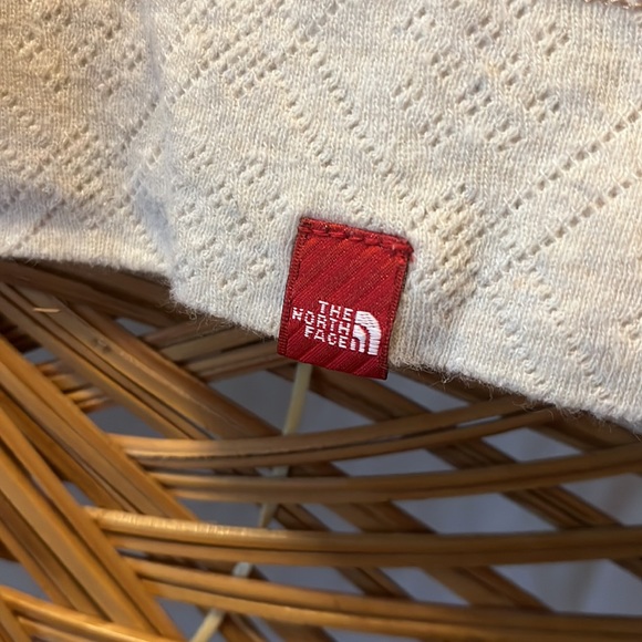The North Face Perforated Thermal Style Pull-Over Top - Cream color - Size Large - Picture 4 of 7